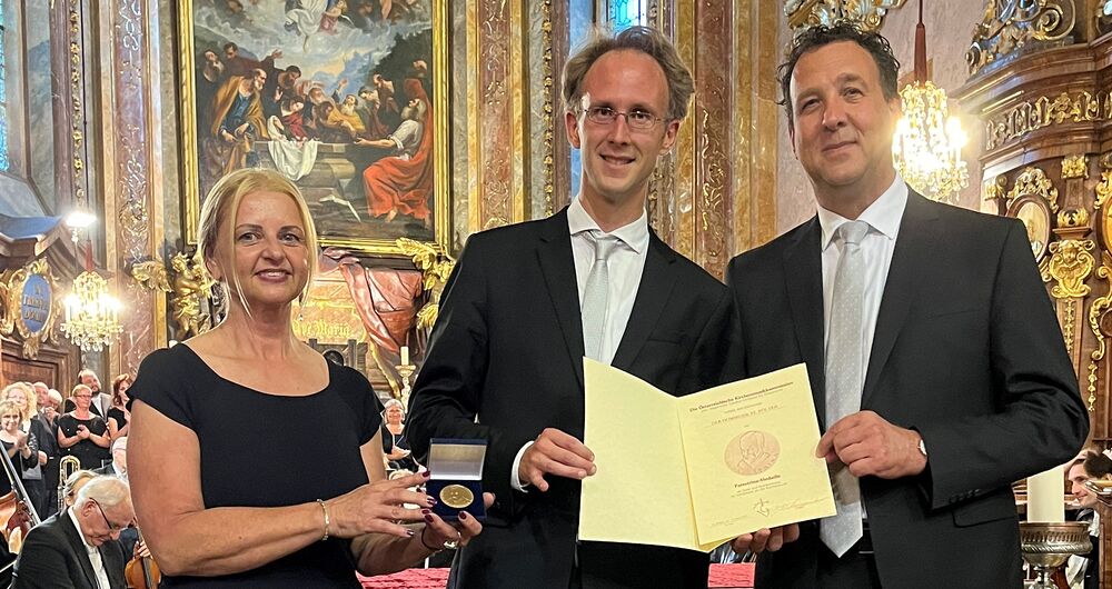 Verleihung der Palestrina-Medaille an St. Pöltner Dommusik / Wolfgang T. Müller St. Pöltner Dommusik mit Palestrina-Medaille in Gold ausgezeichnet