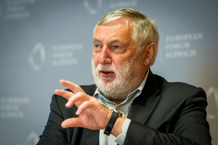 Päpstliche Auszeichnung für früheren EU-Kommissar Fischler