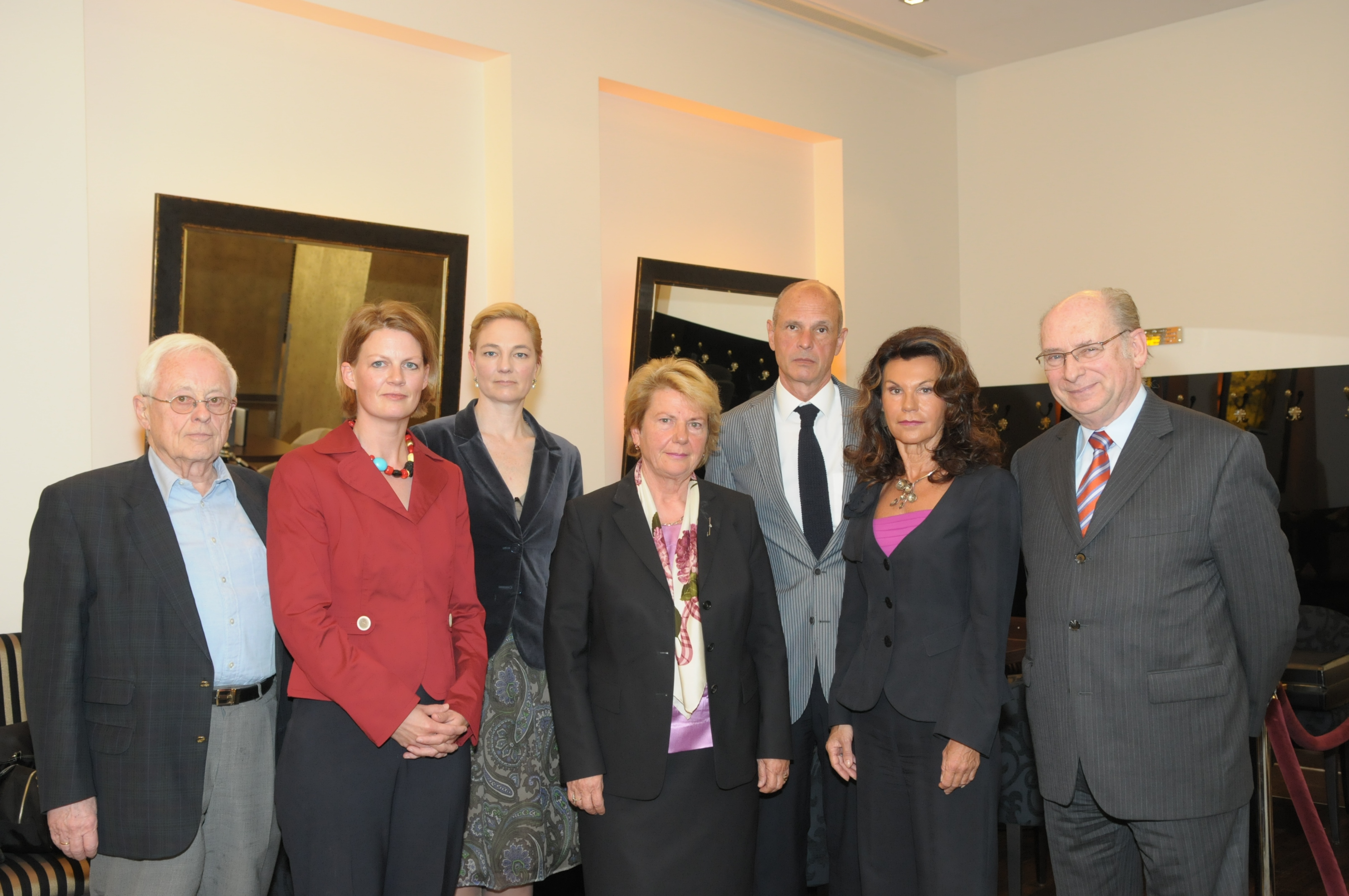 unabhängige Opferschutzanwaltschaft; Brigitte Bierlein, Hubert Feichtlbauer, Udo Jesionek, Waltraud klasnic, Ulla Konrad, Caroline List, Kurt Scholz